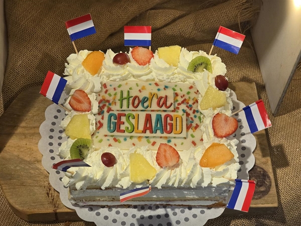 GESLAAGD TAART