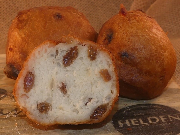 15 OLIEBOLLEN